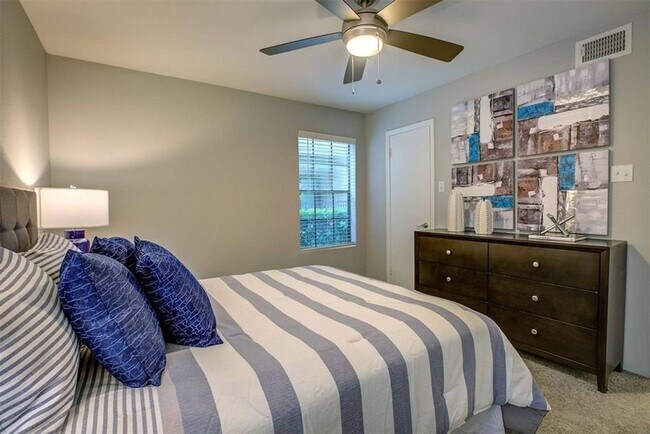 Photo - 2701 W Bellfort Ave. Apartment Unit 912