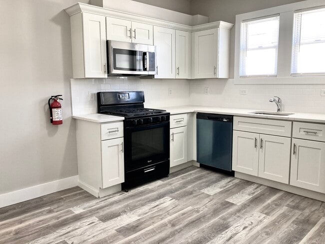 Photo - 72 Clinton Pl Unit 2 East