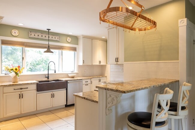 Photo - 37 Main Rd N