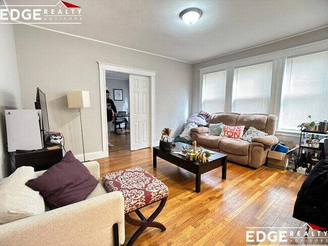 Photo - 8 Donnybrook Rd Unit 1