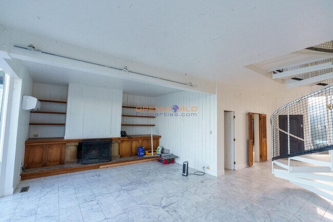 Photo - 107 Bridgeway Unit B