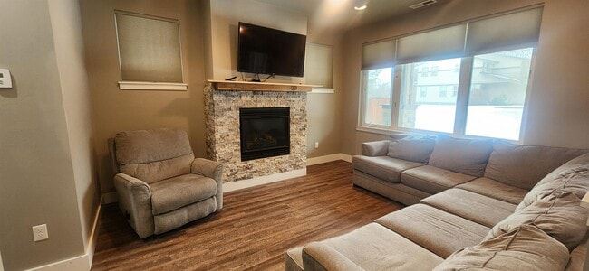 Photo - 2633 Park Creek Ave