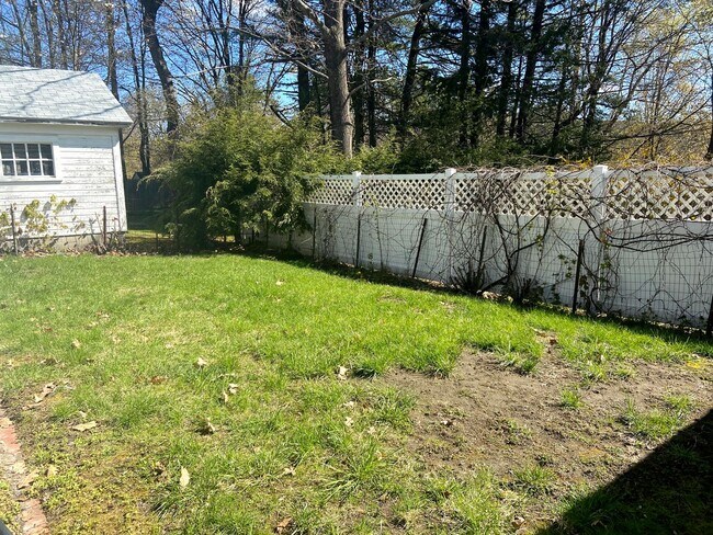 Photo - 4 bedroom single family home with two car ...