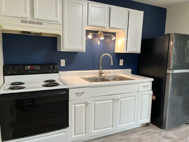 Photo - Great location Unit 1022