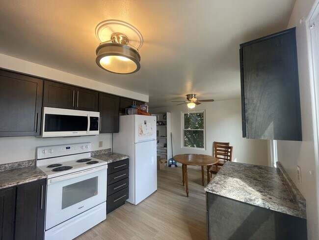 Photo - 1091 Gillingham Rd