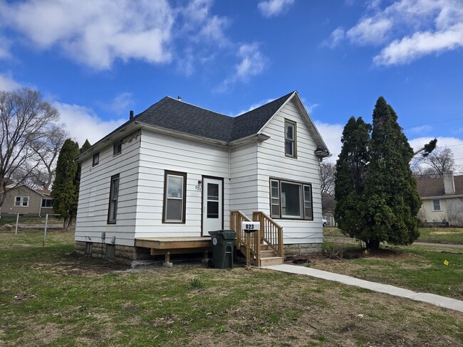 Building Photo - 823 Glenwood St