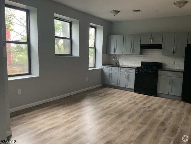 Building Photo - 41 Victoria Ave Unit 103 Rental