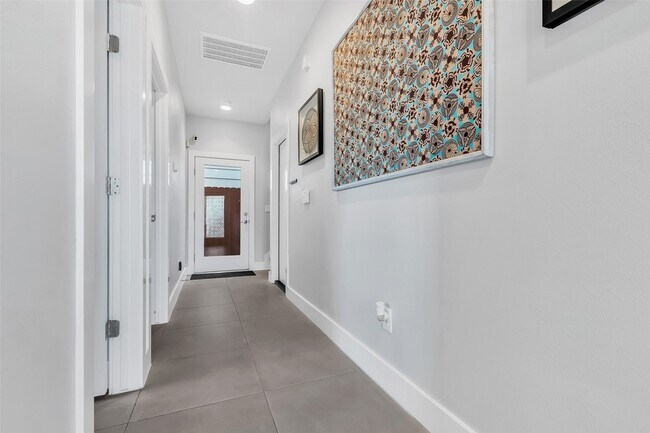 Photo - 5021 Nichols St