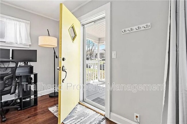 Photo - 46 W 74th St