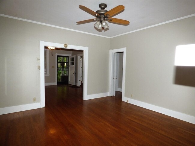 Photo - 447 Dickinson St