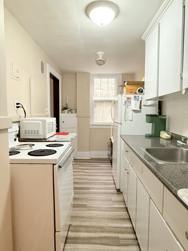 Photo - 524 Pitt St W Unit 303