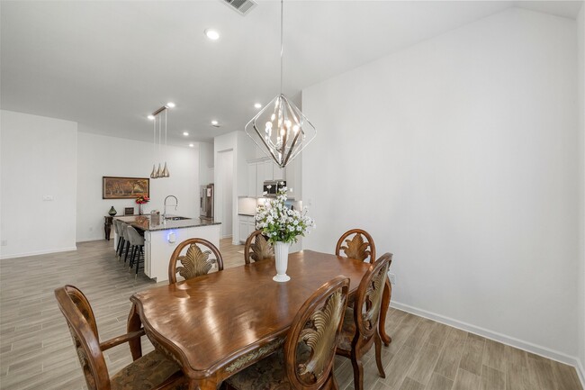 Photo - 11107 Willamer St