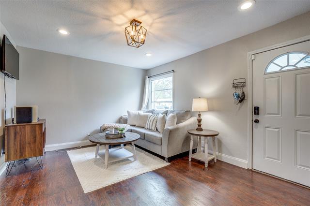 2111 Norwood Dr