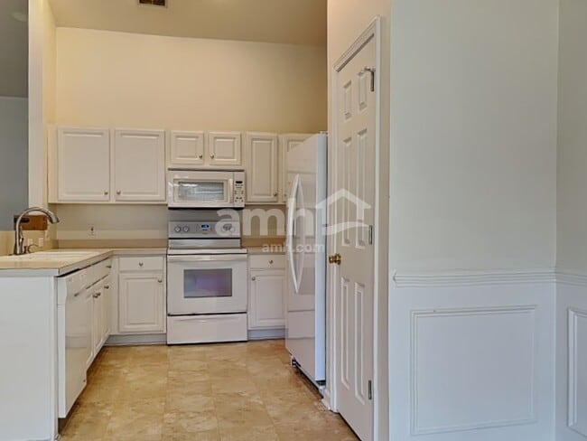 Photo - 11 Lake Linden Ct