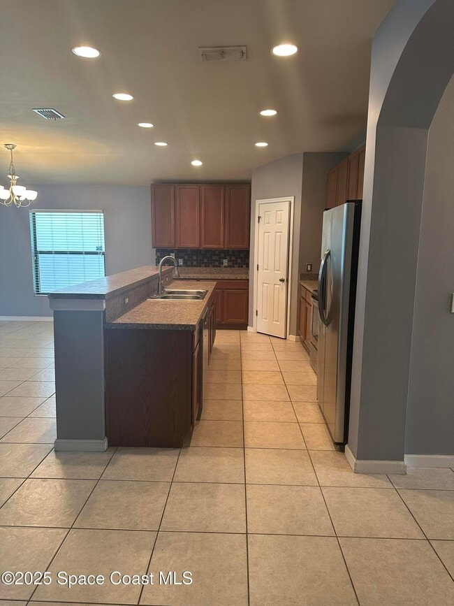 Photo - 464 Dryden Cir
