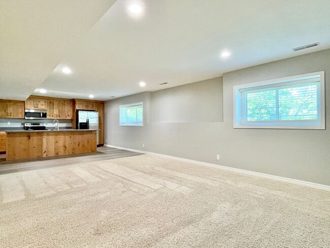 Photo - Beautiful Valley Views & Utilities Included!