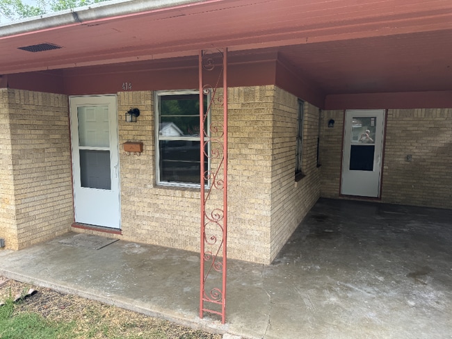 Photo - 414 Woodlawn Ave