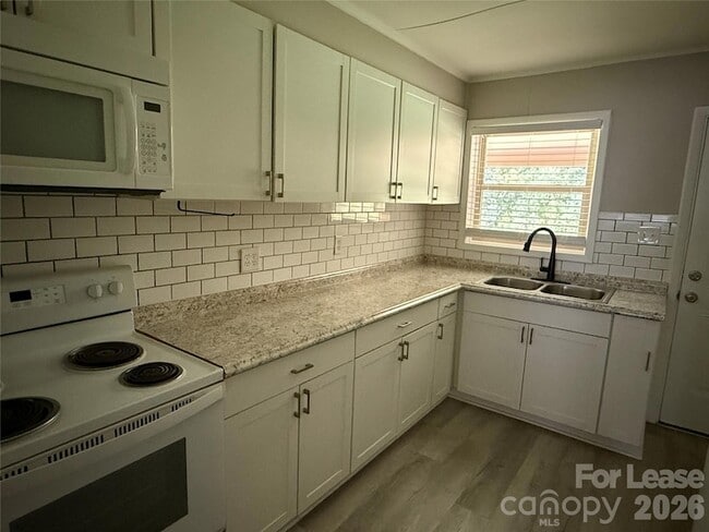 Photo - 1773 River Rd