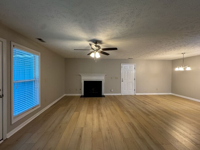 Photo - Cute 2 Bed 2 Bath Ground Level Condo with Community Pool