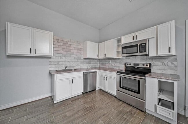 Photo - 2205 Sumpter St