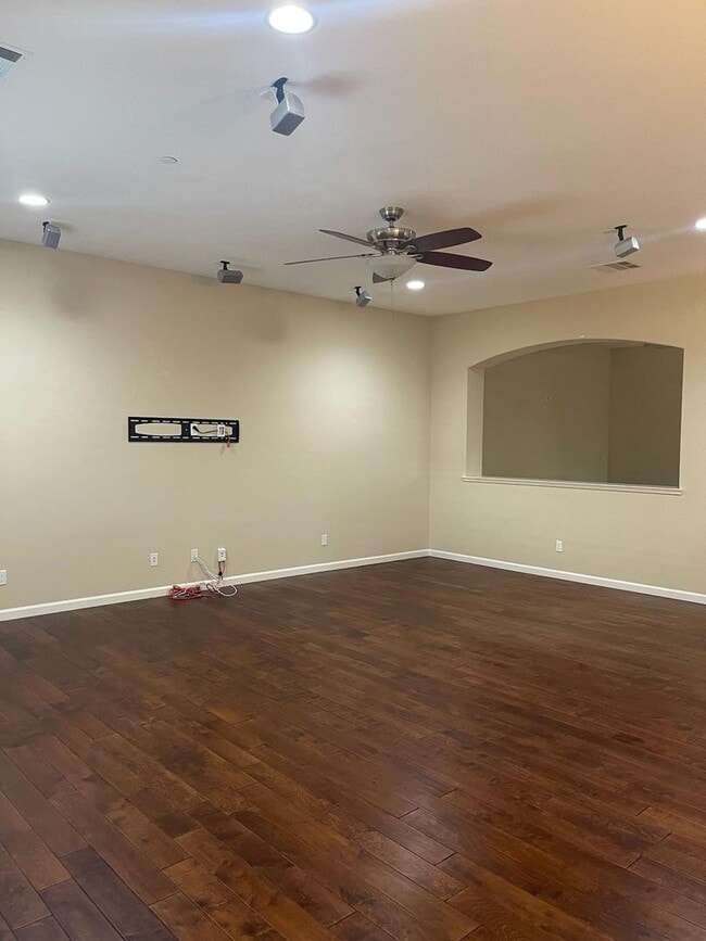 Photo - 15514 St Clement Way