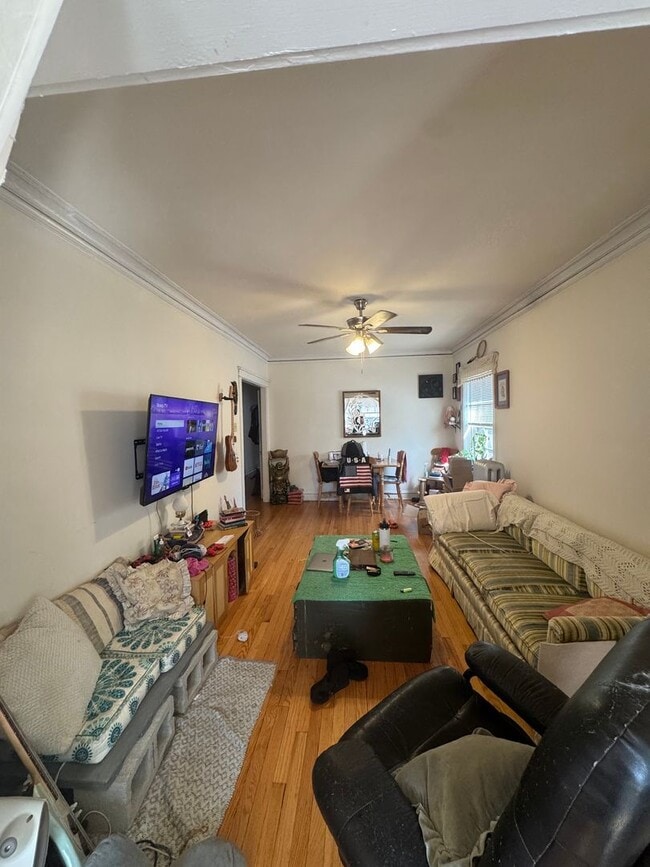Photo - 3348-1 W Sunnyside 2bed/1bath Unit 3348-1