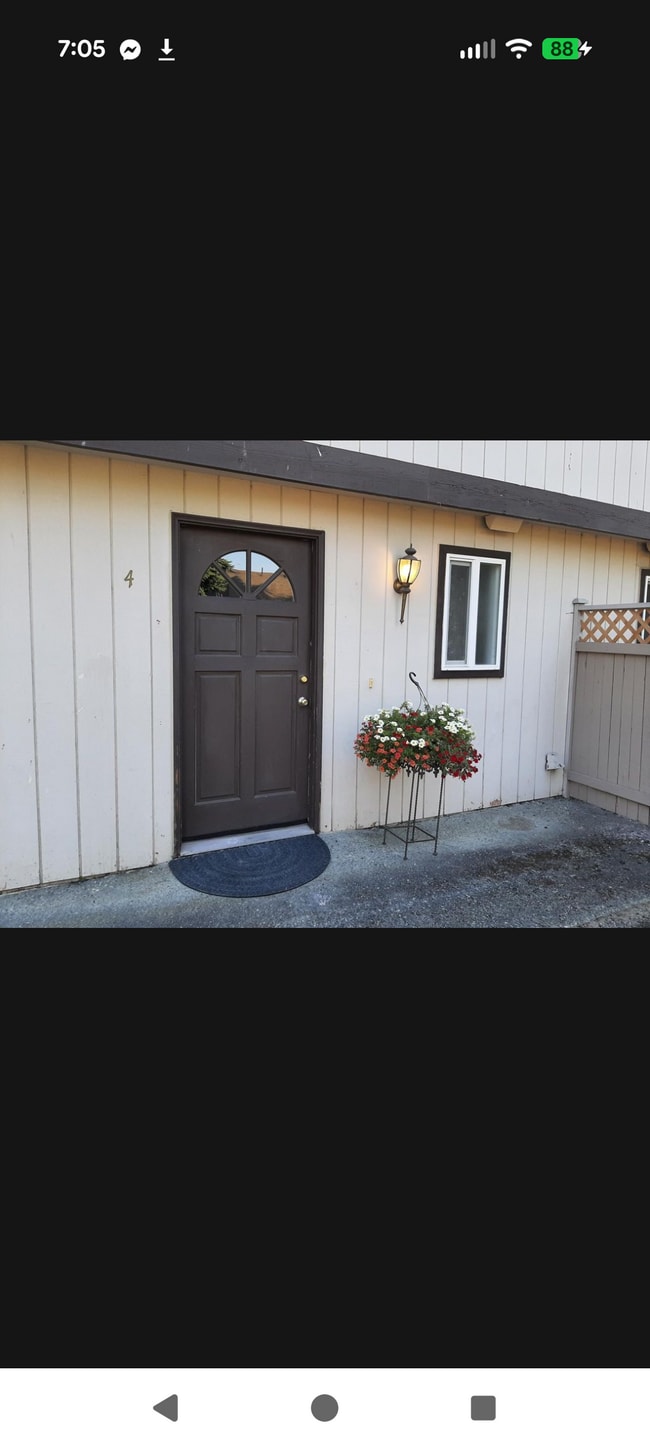 Building Photo - 4617 80th St NE Unit #4