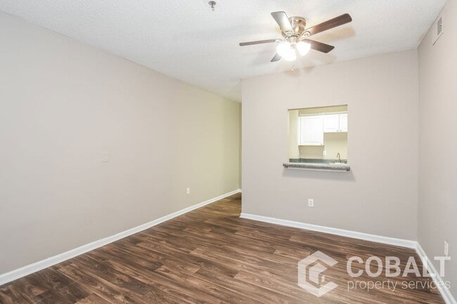 Photo - 987 Collier Rd NW Unit M