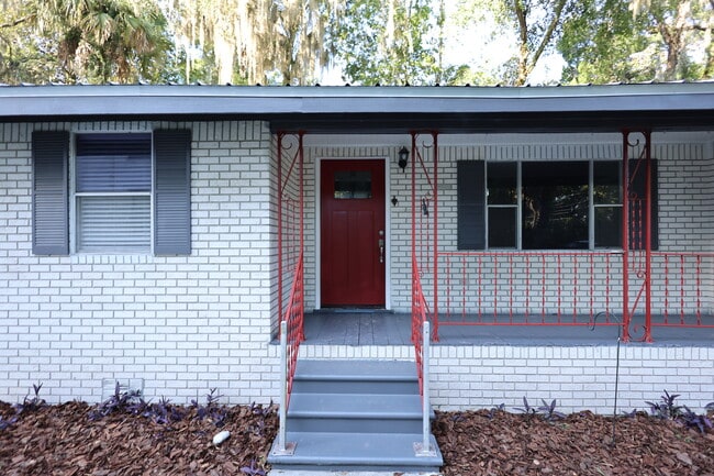 Photo - 617 Crill Ave