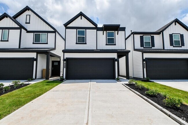 Building Photo - 3024 Crown Gate Dr Rental