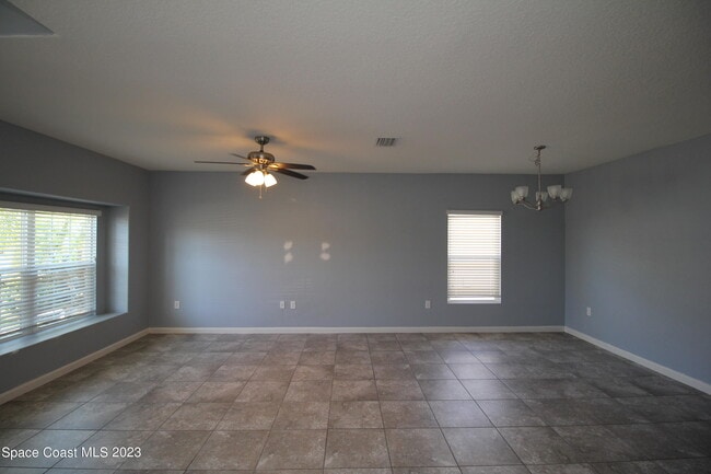 Photo - 903 Musgrass Cir