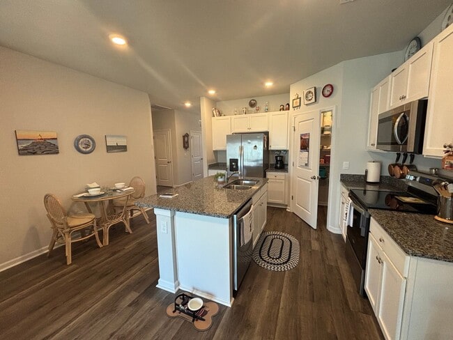 4266 Coralbead Ln