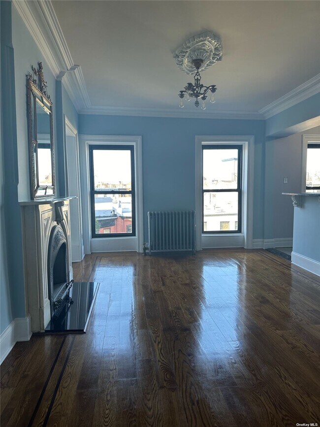 Photo - 111 MacDonough St