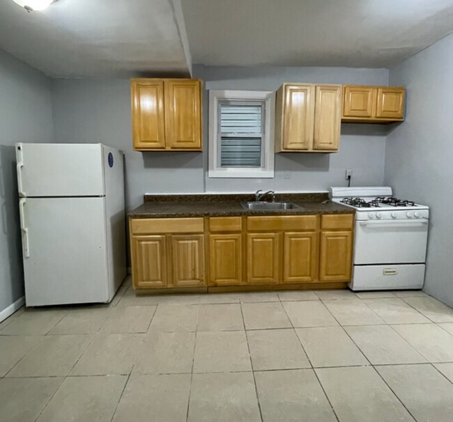 Photo - 131 S 13th St Apartments Unit 3