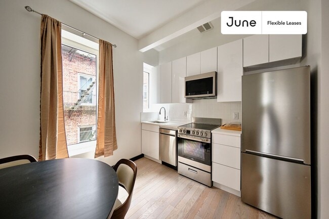 Building Photo - 624 E 17th St Rental