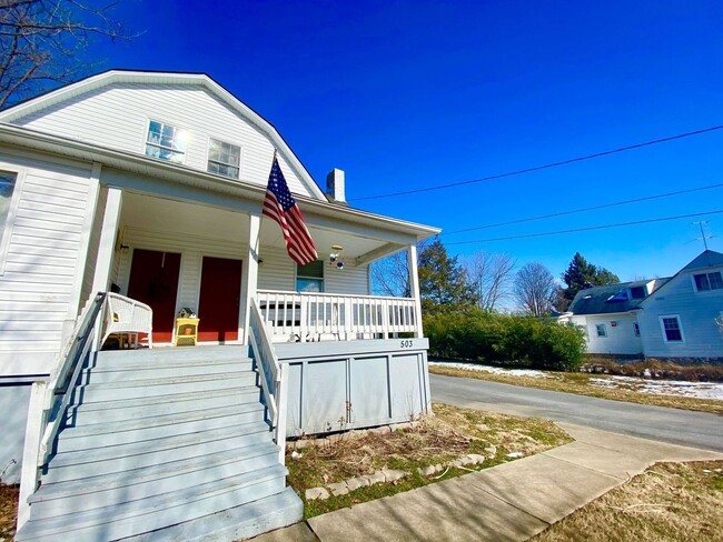 Catonsville Duplex Home for rent - Catonsville Duplex Home for rent Unidad B