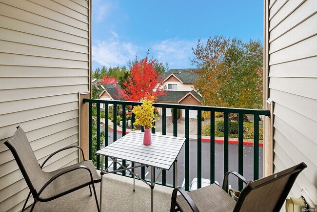 Photo - Renton/Talbot area Townhome in gated community!  3 bedroom 3.5 bathroom. Available NOW!!