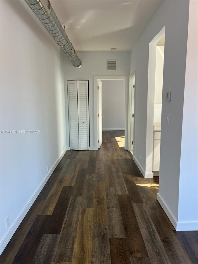 Photo - 1814 SW 22nd Ave Unit 7