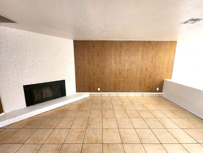 Photo - 3004 Missouri Ave