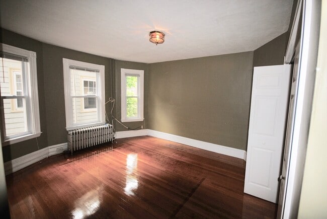 Photo - 18 Hinckley St