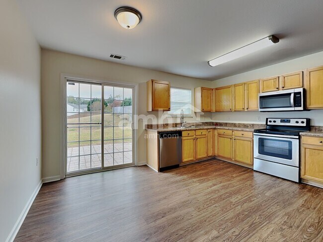 1524 Eastway Dr