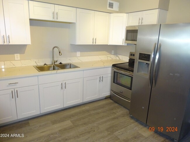 Photo - 341 E Vogel Ave