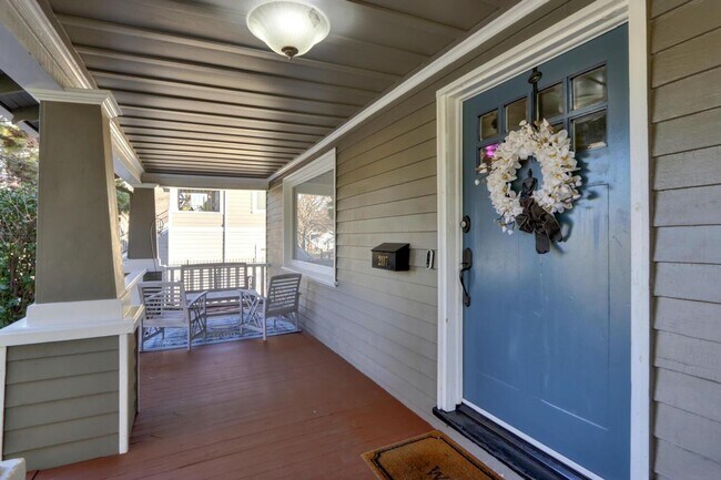 Photo - Beautifully Renovated 5 Bedroom Midtown Home