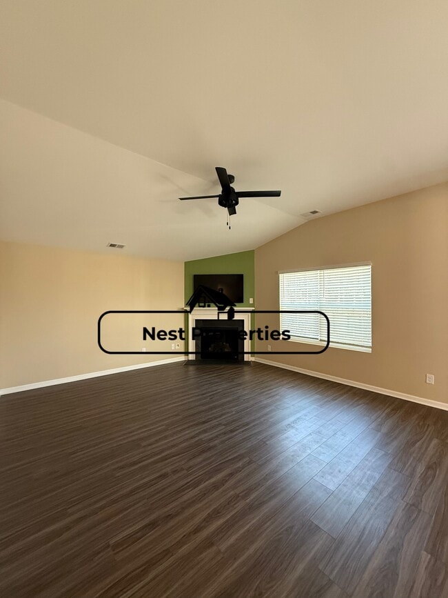 Photo - 301 Ollivander Ln