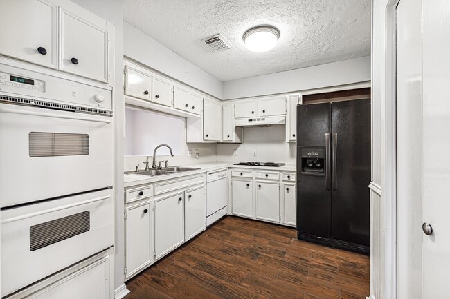 Photo - 3013 Beecave Dr