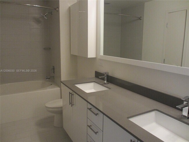 Photo - 999 SW 1st Ave Unidad 3212