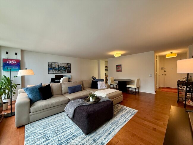Photo - 900 N Lake Shore Dr Unit 812