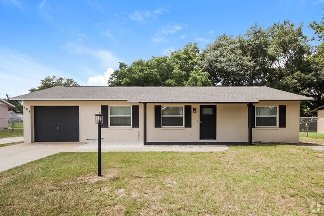 Building Photo - 204 Lily Pad Ln Rental