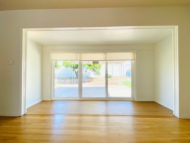 Photo - Lovely Allied Gardens Single Family House.