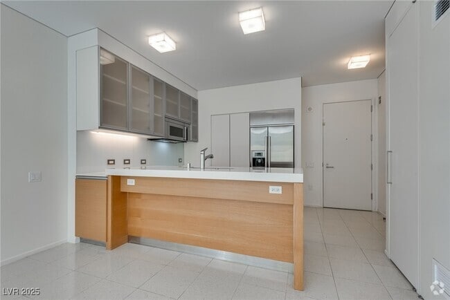 Building Photo - 3722 S Las Vegas Blvd Unit 2210 Rental
